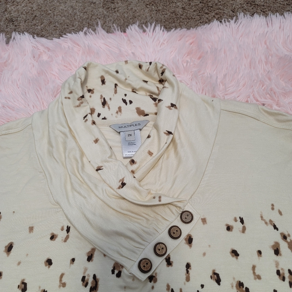 NWT - Giraffe Print 3/4 Sleeve Blouse, Women's Size 2X